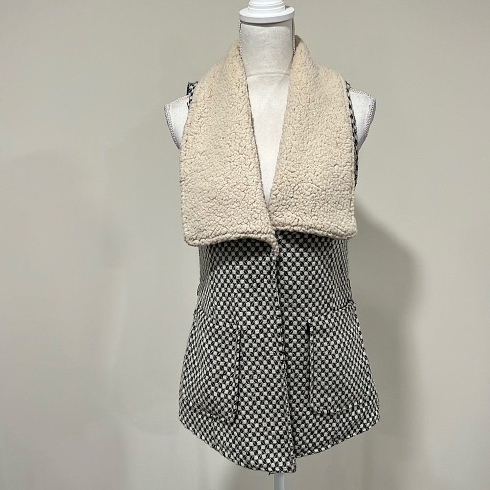 Nok Nok Vest Size Small